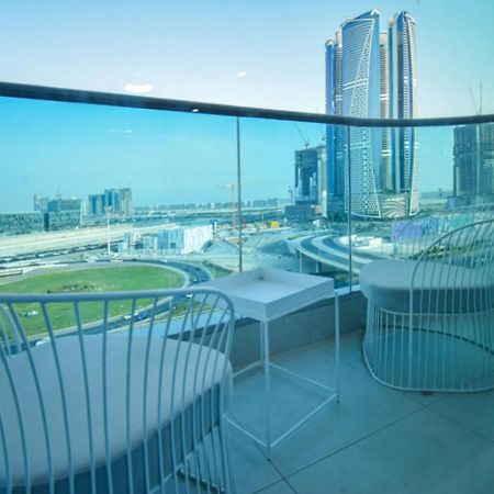 Elegant 2Br View With Rooftop Pool The Bay ดูไบ ภายนอก รูปภาพ