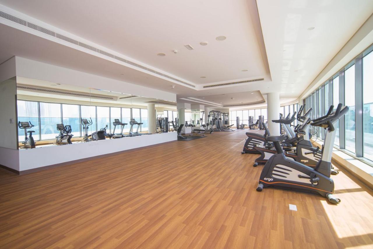 Elegant 2Br View With Rooftop Pool The Bay ดูไบ ภายนอก รูปภาพ