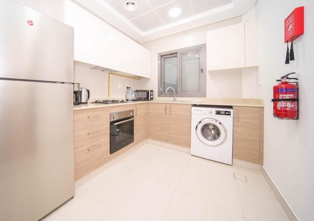 Elegant 2Br View With Rooftop Pool The Bay ดูไบ ภายนอก รูปภาพ