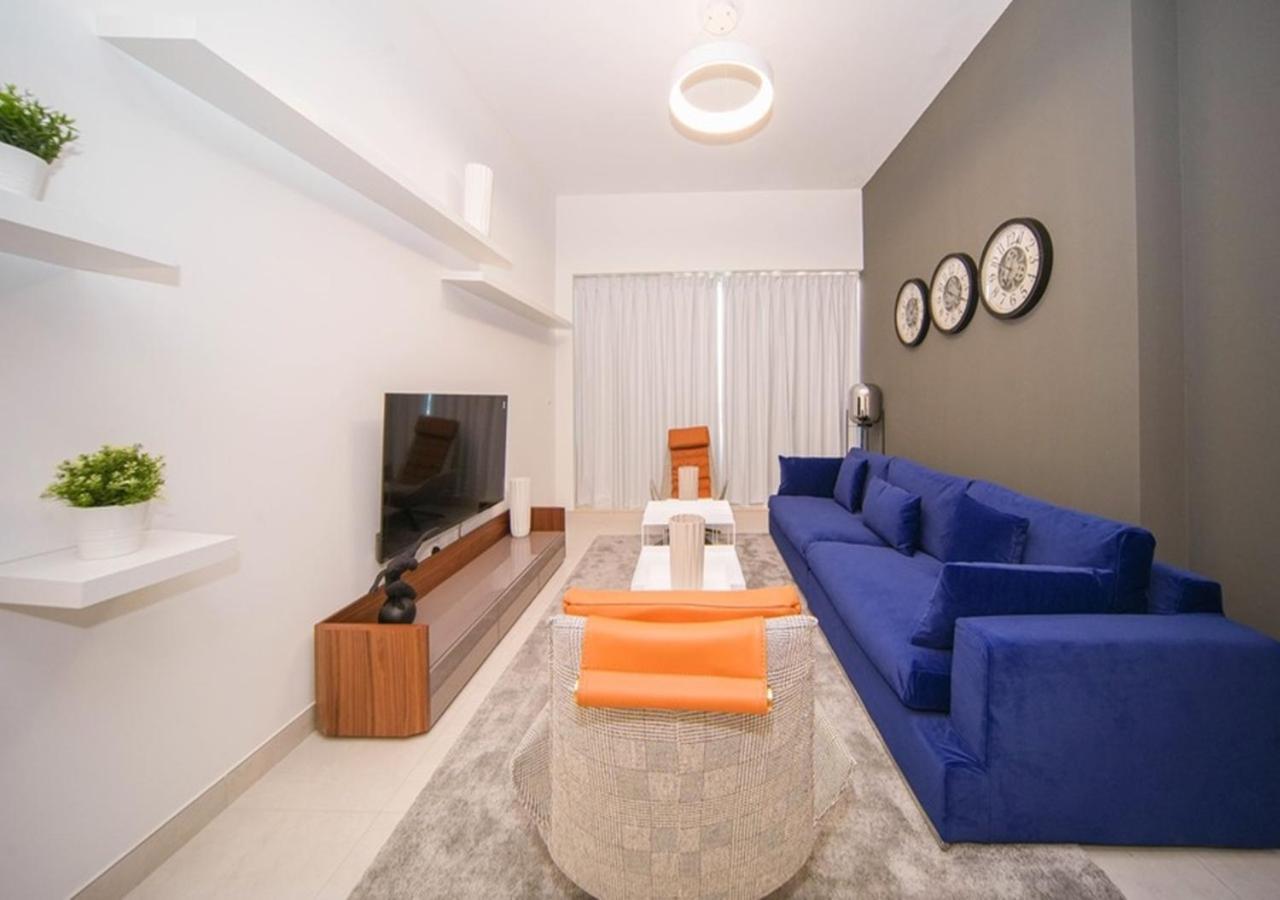 Elegant 2Br View With Rooftop Pool The Bay ดูไบ ภายนอก รูปภาพ